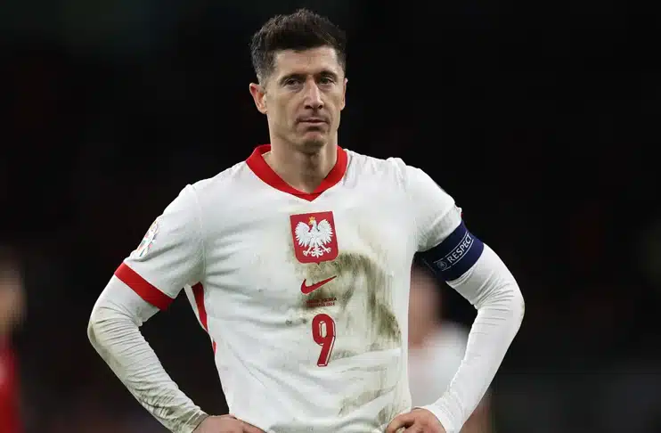 Robert Lewandowski to boycott national team under current coach